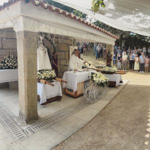 Romería en honor a la Virgen de las Nieves en Mos