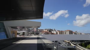 Terraza del Centro Comercial Vialia de Vigo y Estación de Autobuses